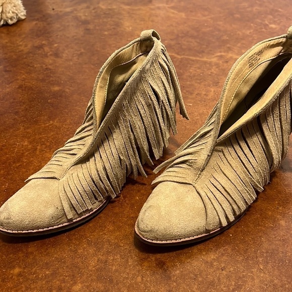 Tan fringe booties - Picture 1 of 2